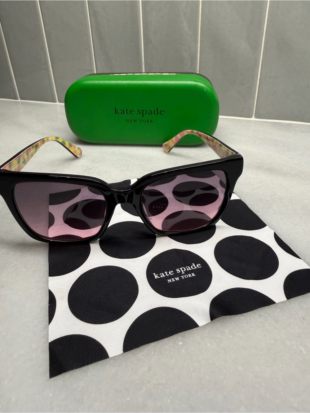 Kate Spade Harlow Square Sunglasses Black Lemon Print Purple Pink Gradient